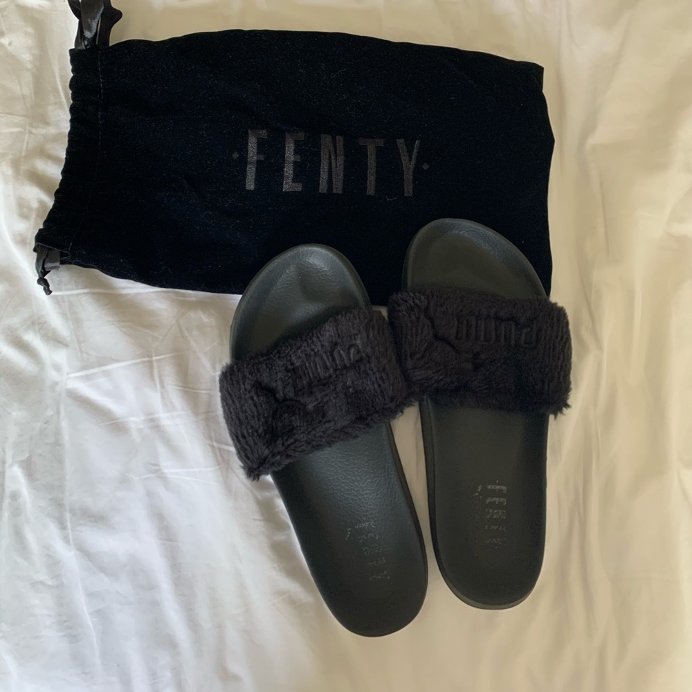 FENTY PUMA SLIDES BLACK